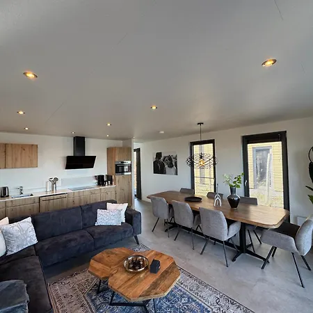 Enkhuizer Beachhouse Sky And Nr 504 * Энкхейзен