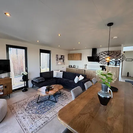 Enkhuizer Beachhouse Sky And Nr 504 *