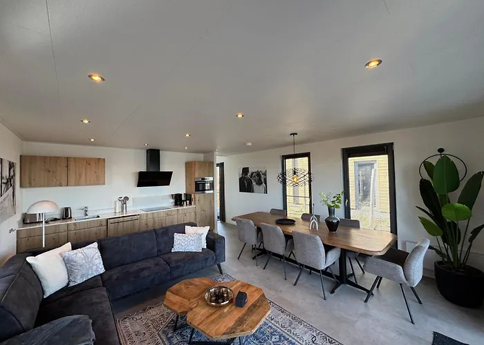 Enkhuizer Beachhouse Sky And Nr 504 * Энкхейзен