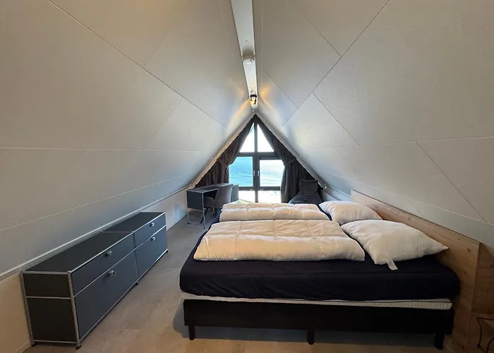 Enkhuizer Beachhouse Sky And Nr 504 * Энкхейзен